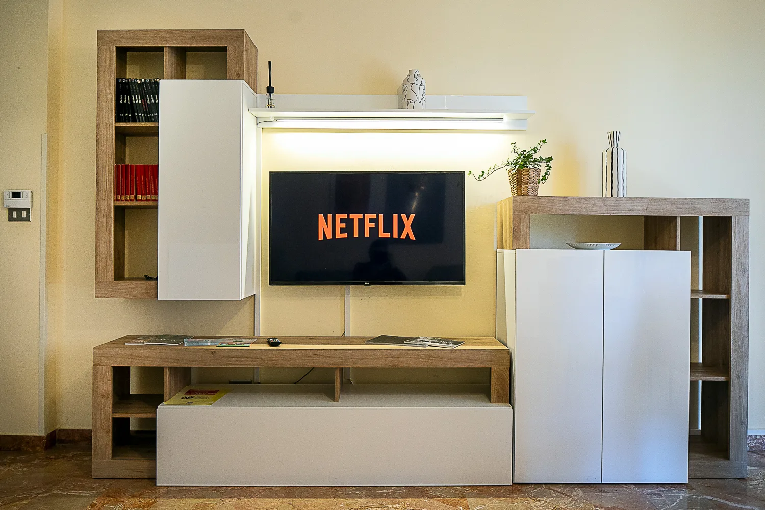 Corno Grande - spacious apartment - 2 baths - Wi Fi- city center - free parking
 - immagine 2