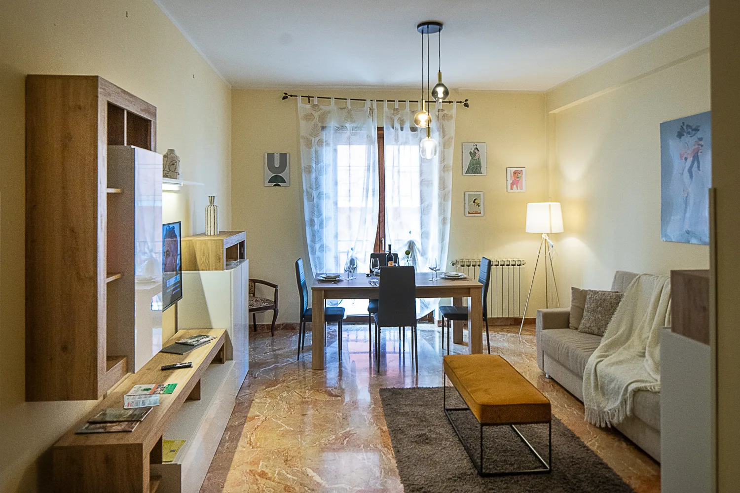 Corno Grande - spacious apartment - 2 baths - Wi Fi- city center - free parking